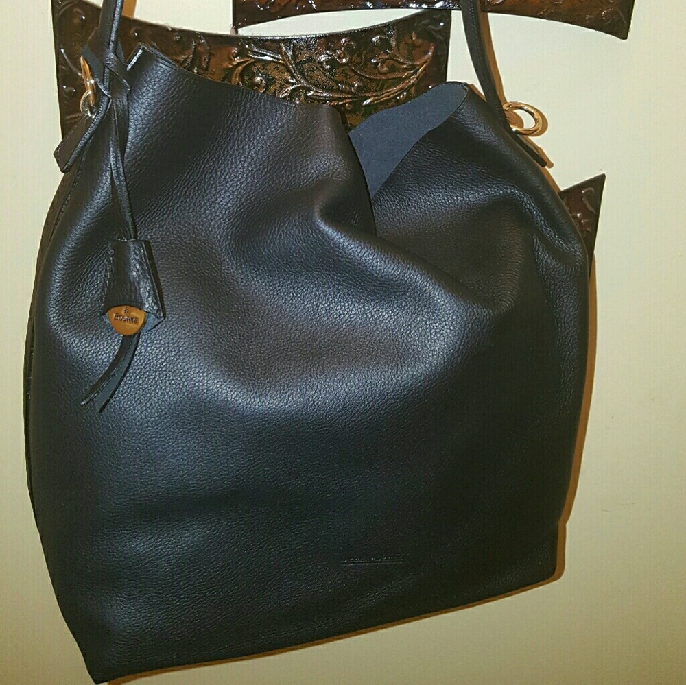 Dooney Montecatini Carina Hobo